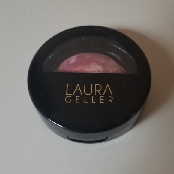 🦋 Laura Geller Baked Blush-N-Brighten Marbleized Blush (In Raspberry) - Picture 3 of 12